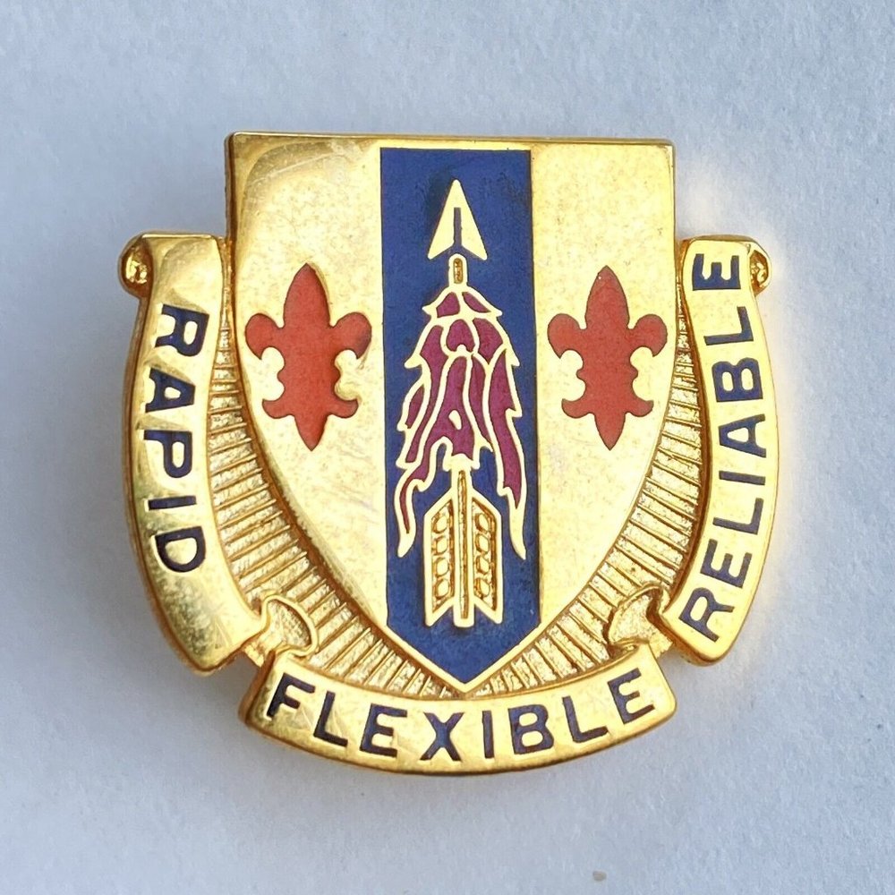 US Army 67th Signal Battalion Unit Crest DUI DI V-21 Enamel Pin 1.1”